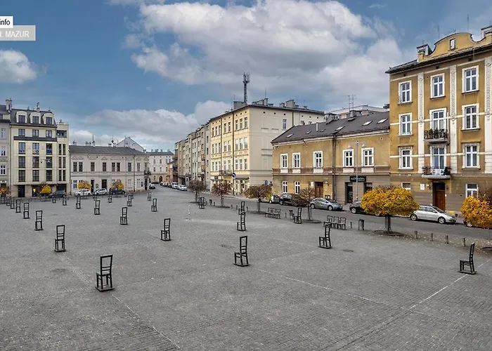 Studio 20 - Ghetto Heroes Square